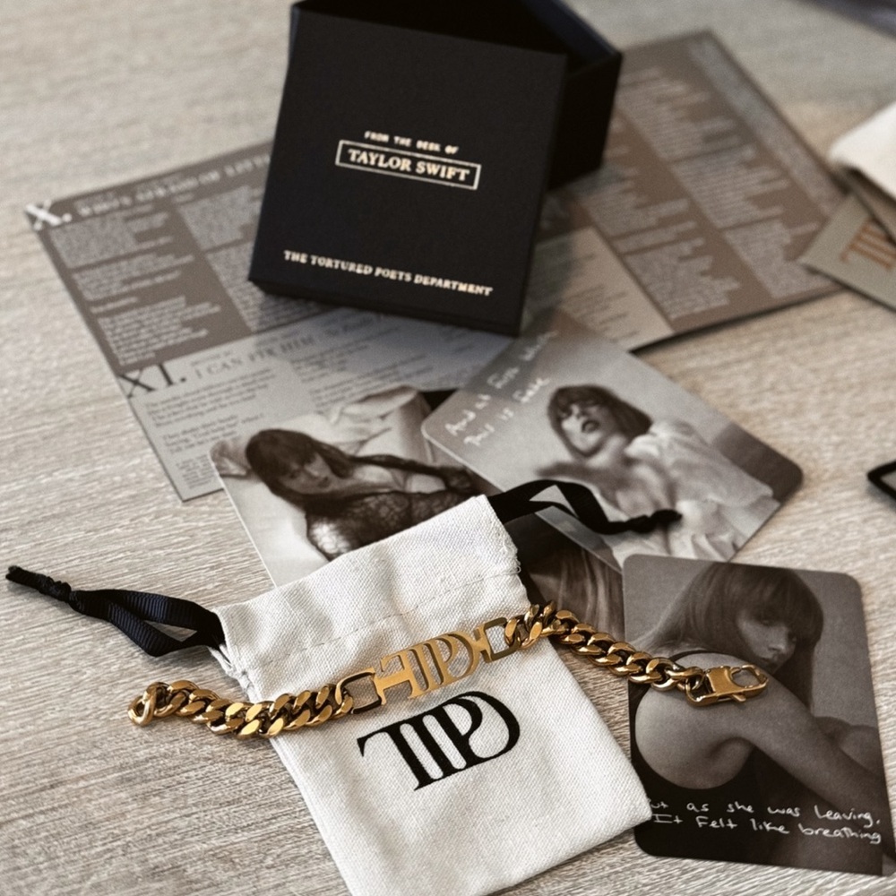 Taylor Swift Gold TTPD Bracelet
The Tortured Poets Department Small - Picture 4 of 10
